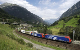 Güterzug am Gotthard