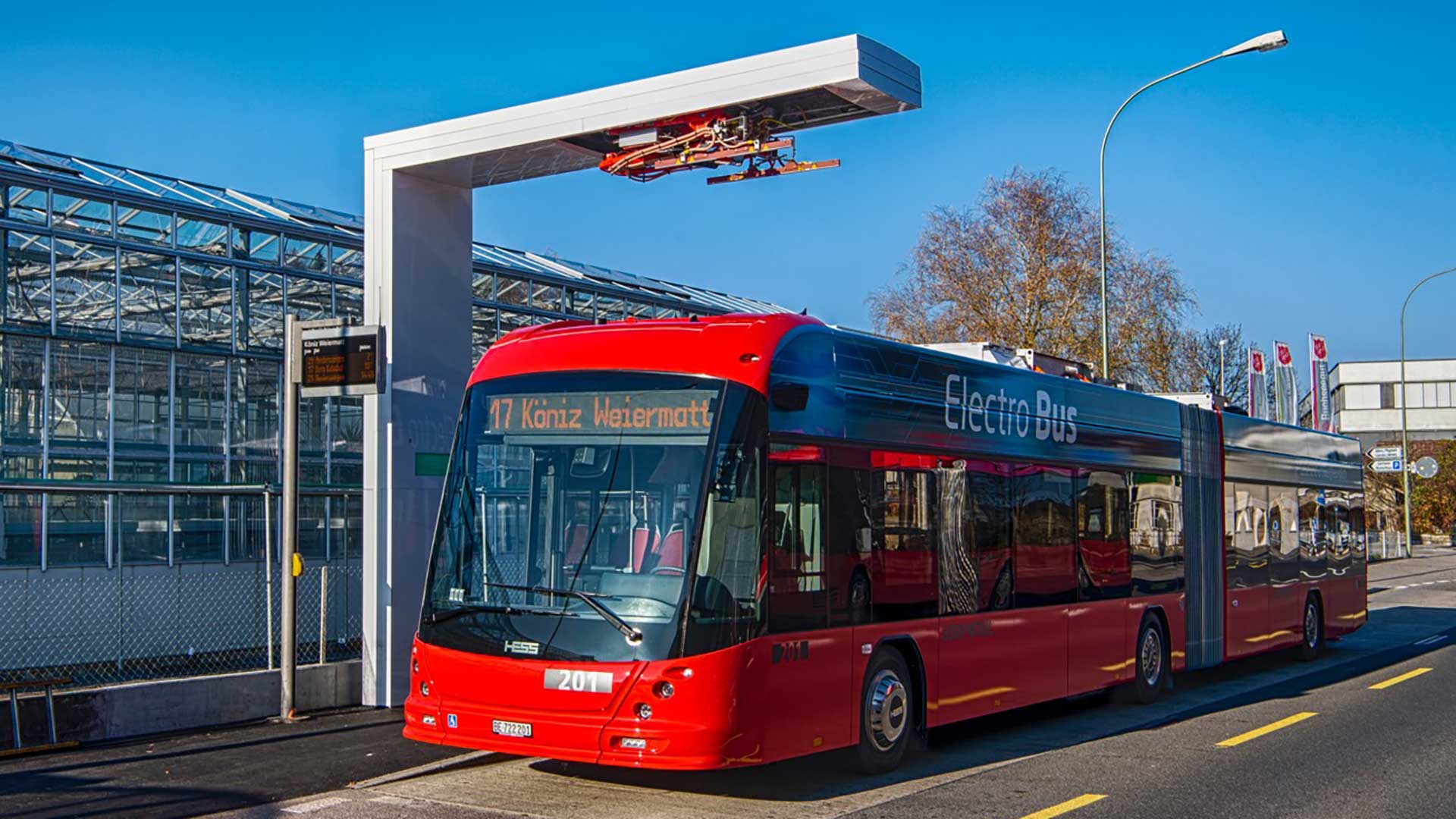 Luzern-Bahnhof-Bus-und-Schiff-©-BAV