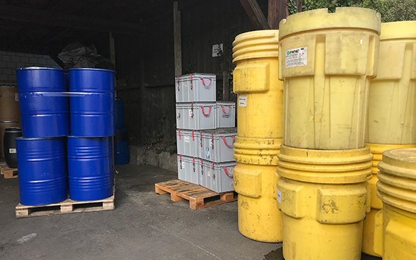Divers emballages pour le transport de marchandises dangereuses .